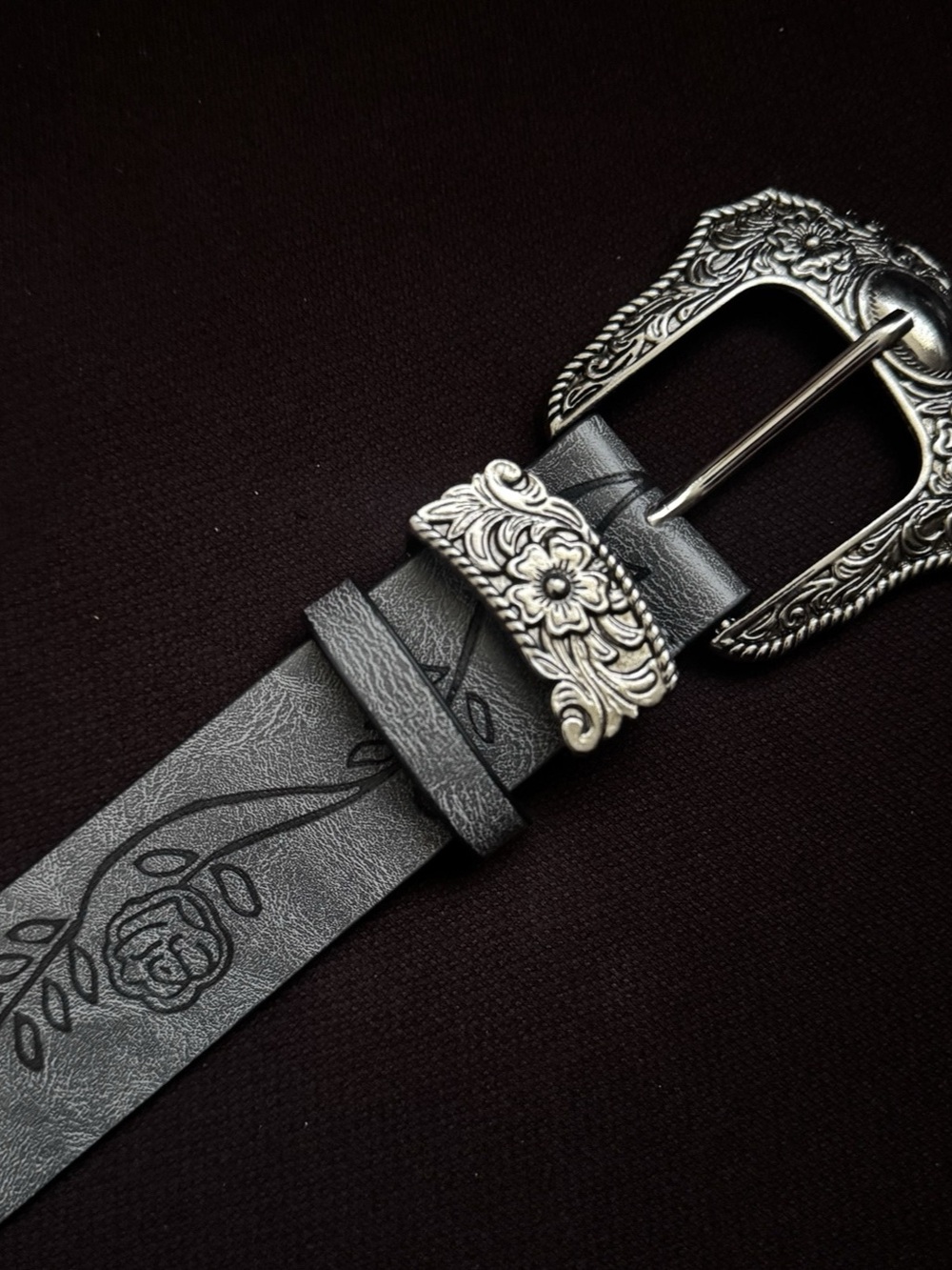 Floral Engraved Buckle Belt in Gray & Black Like New
